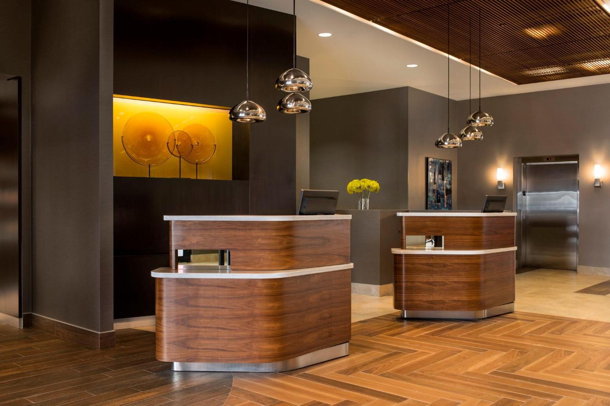 Hotel Courtyard By Marriott Calgary South Esterno foto
