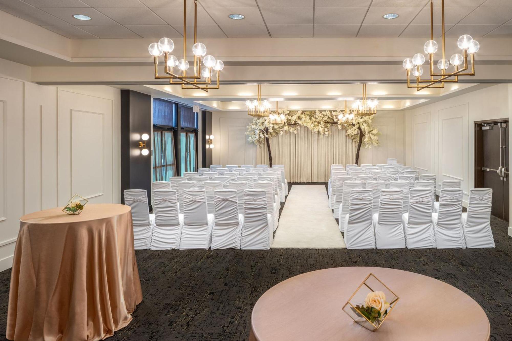 Hotel Courtyard By Marriott Calgary South Esterno foto