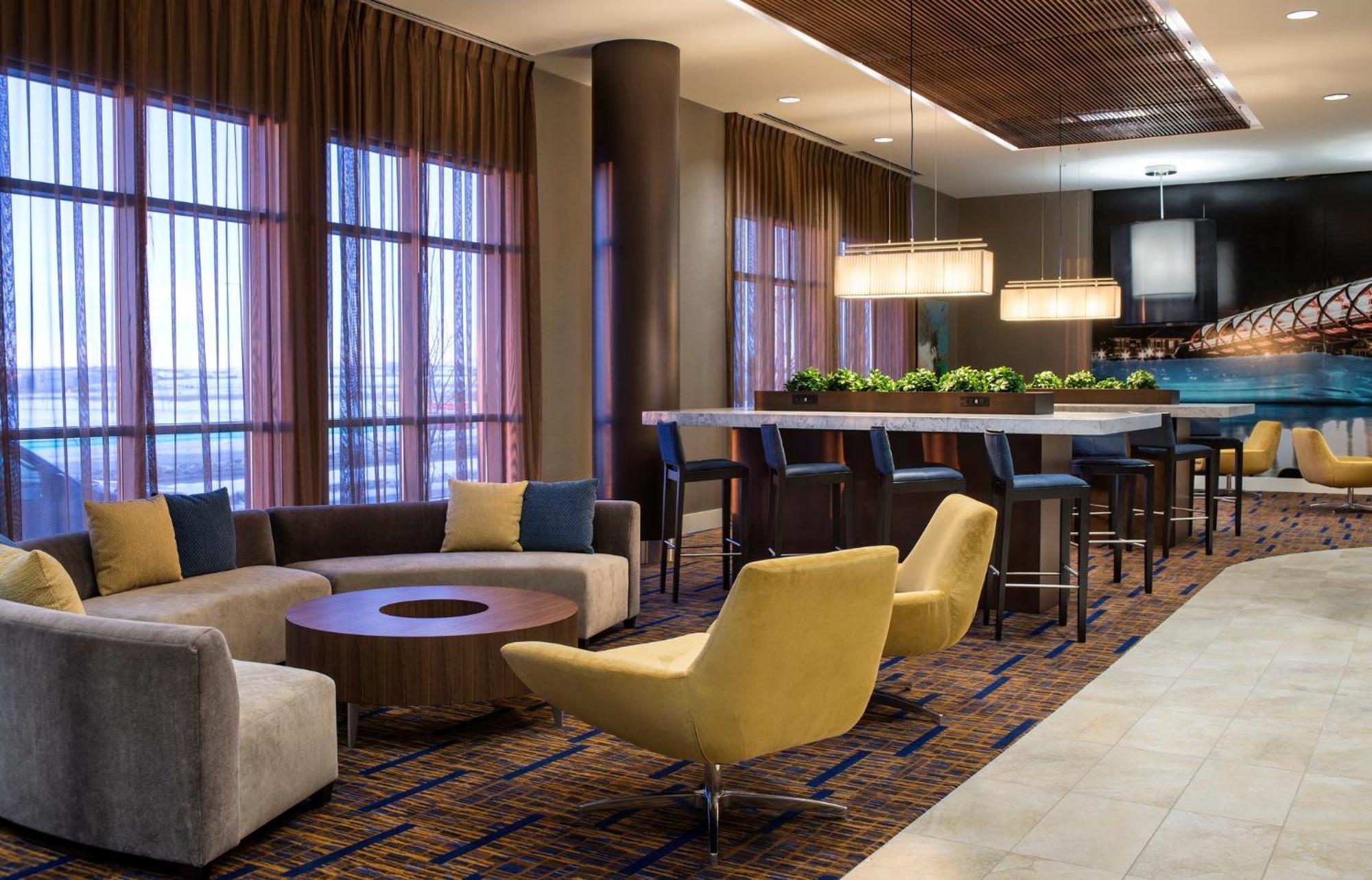 Hotel Courtyard By Marriott Calgary South Esterno foto
