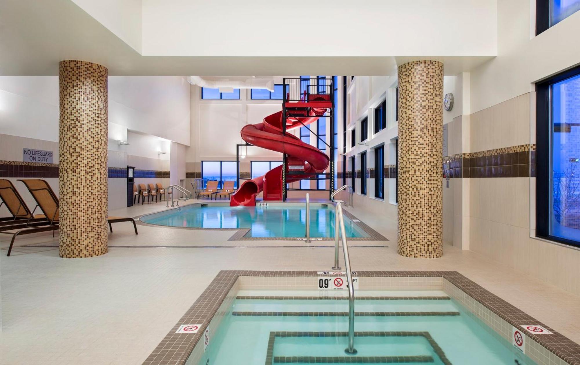 Hotel Courtyard By Marriott Calgary South Esterno foto