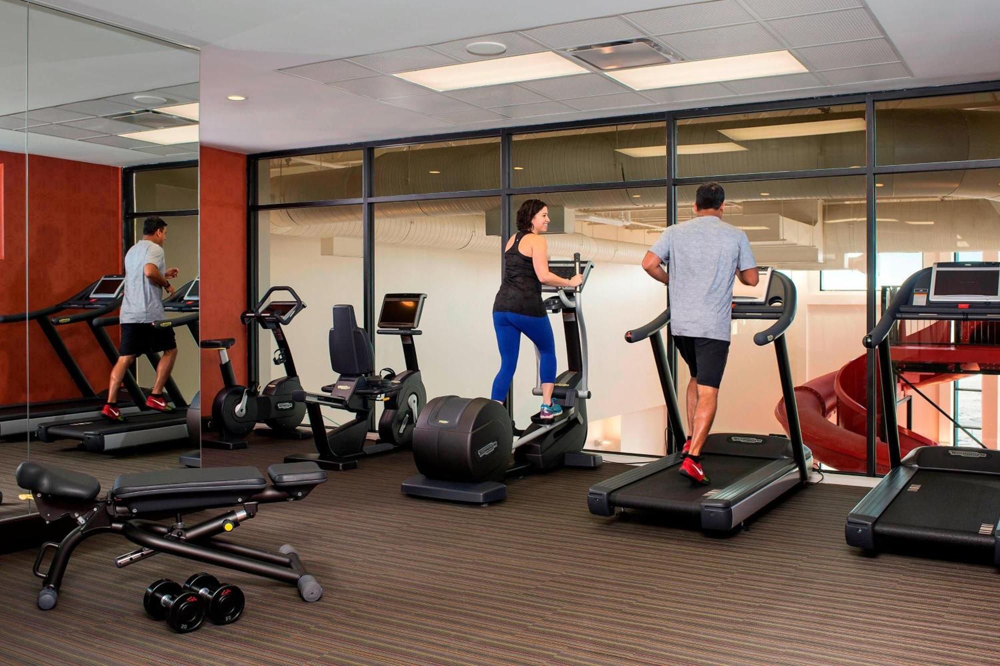 Hotel Courtyard By Marriott Calgary South Esterno foto