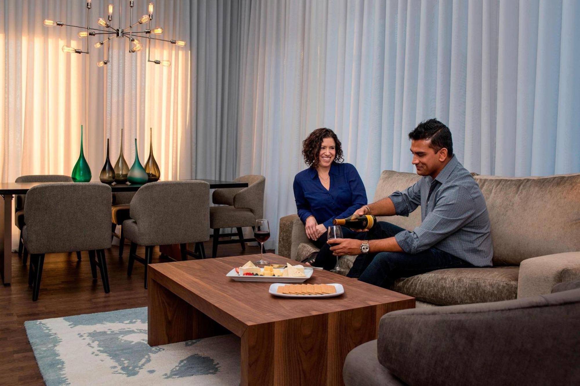 Hotel Courtyard By Marriott Calgary South Esterno foto