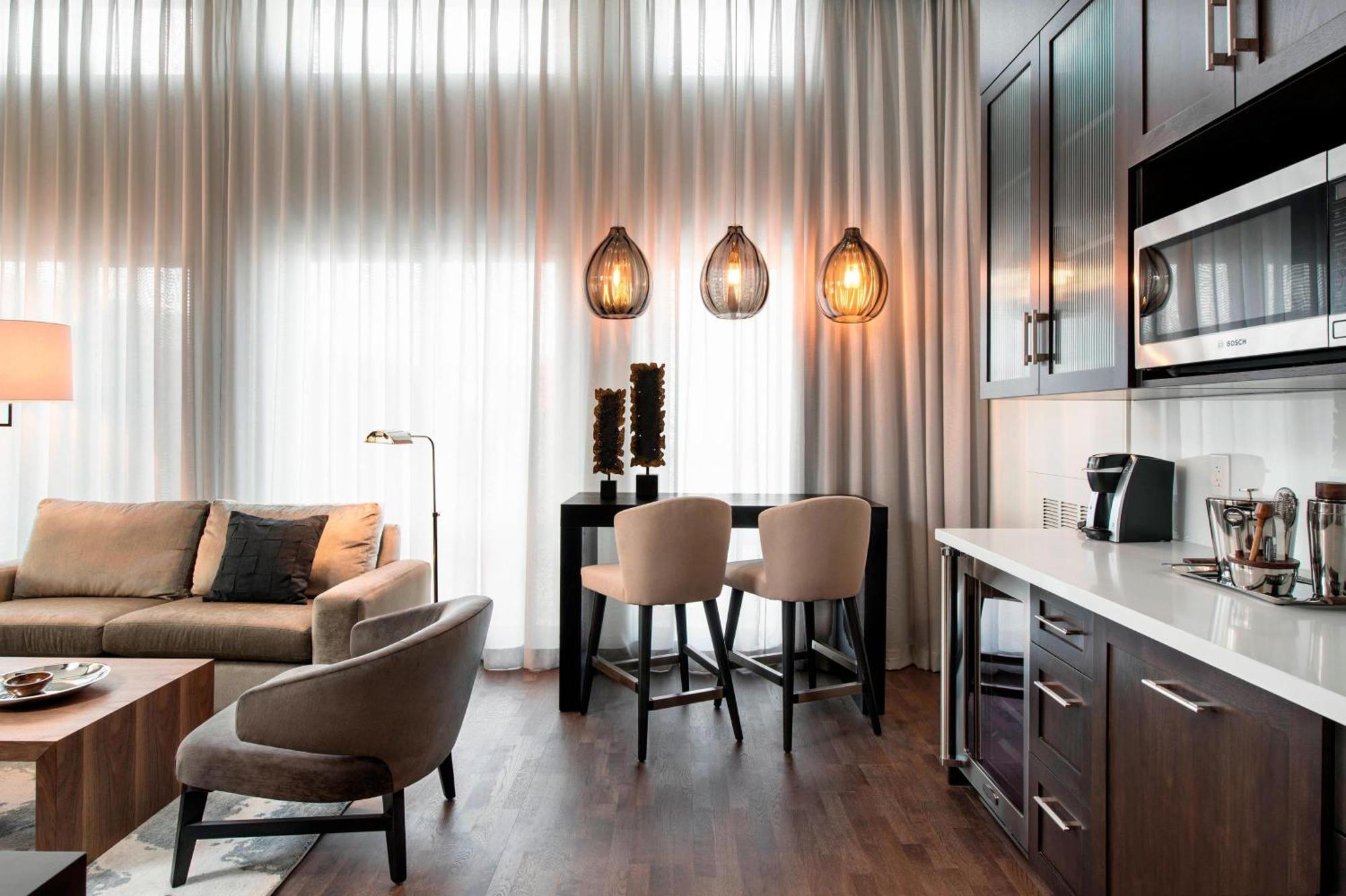 Hotel Courtyard By Marriott Calgary South Esterno foto