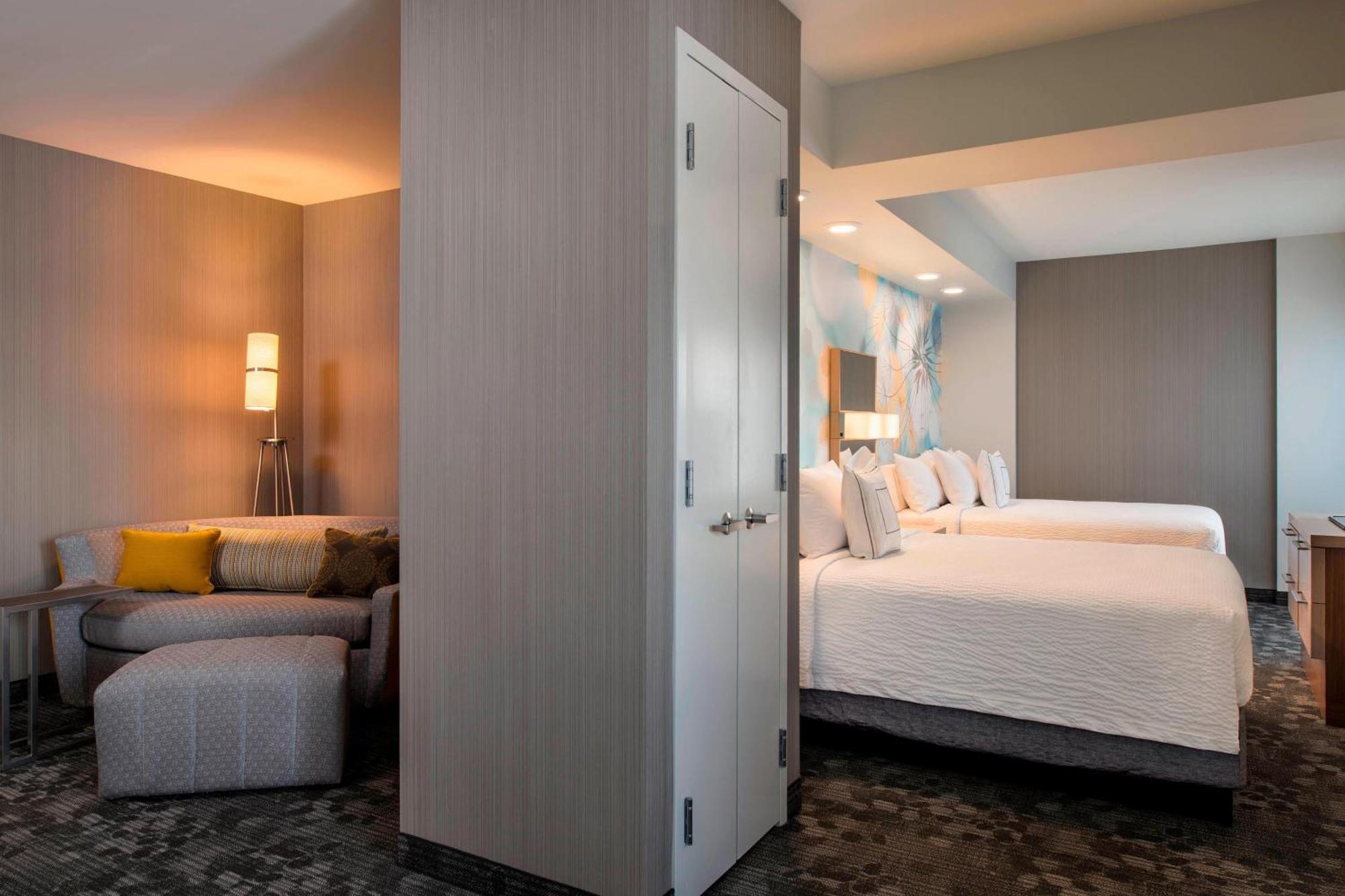 Hotel Courtyard By Marriott Calgary South Esterno foto