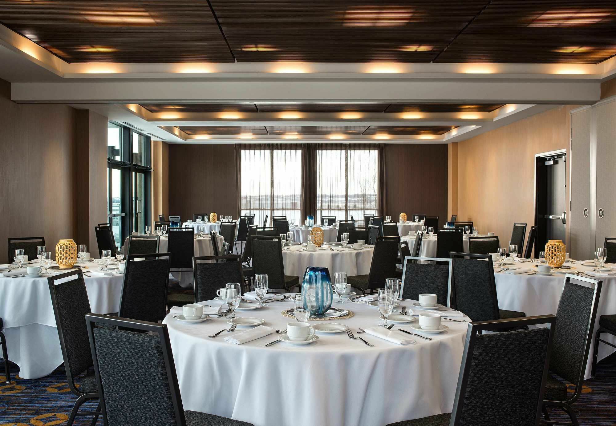 Hotel Courtyard By Marriott Calgary South Esterno foto